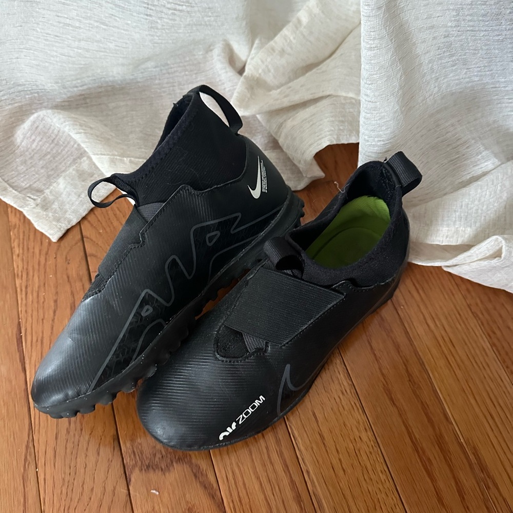 Nike Zoom Mercurial Superfly 9 Academy TF. Kids 4Y. Color black